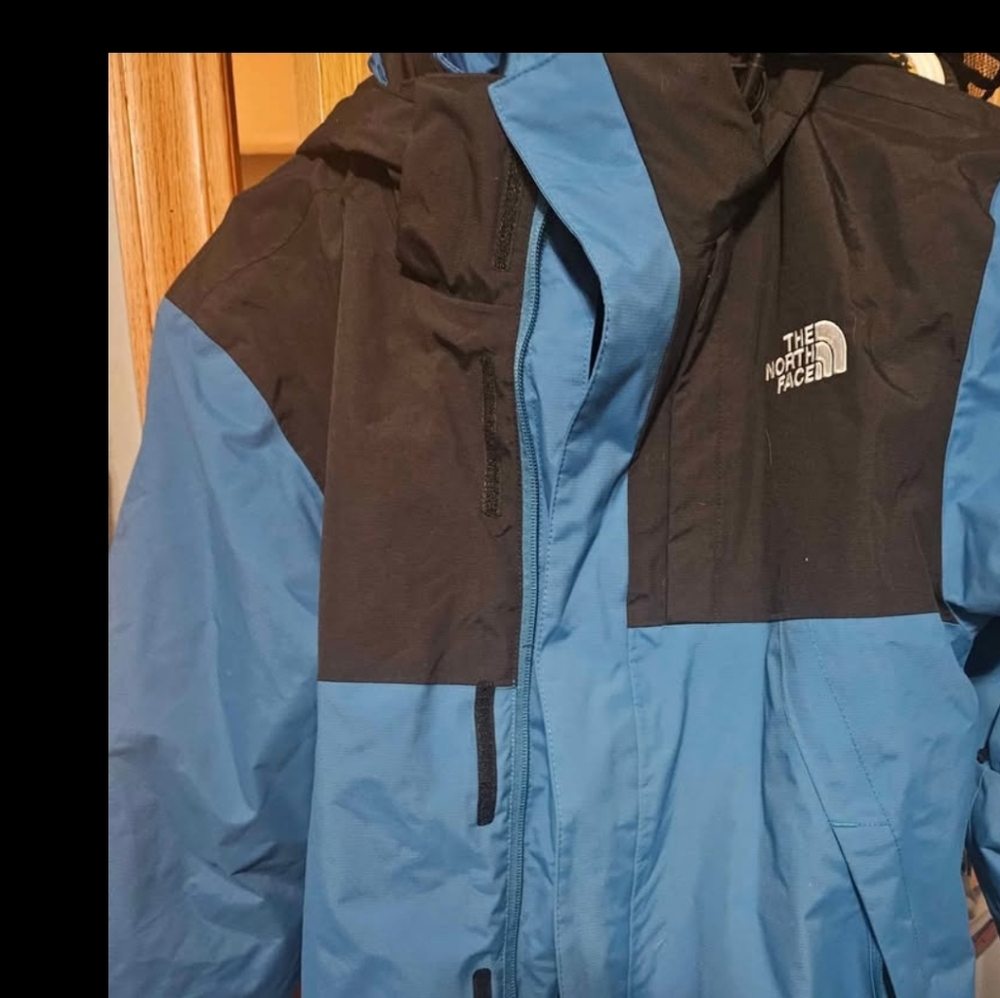 New with tags Medium mens Northface wintercoat
